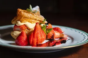 ４月１２日日曜日
江口シェフのスイーツ販売
今日はあまおうのミルフィーユが店内で食べれます❣️

限定15食✨

皆様のお越しをお待ちしております☺️